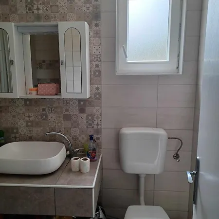 Pervan By The 3 Bedrooms Apartment *